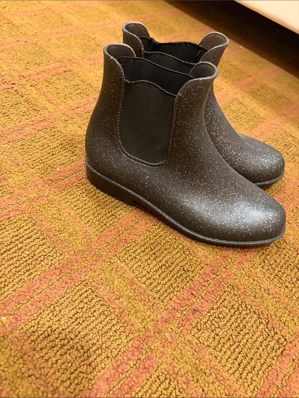 Sparkle Chelsea Rain Boots - Metallic Black